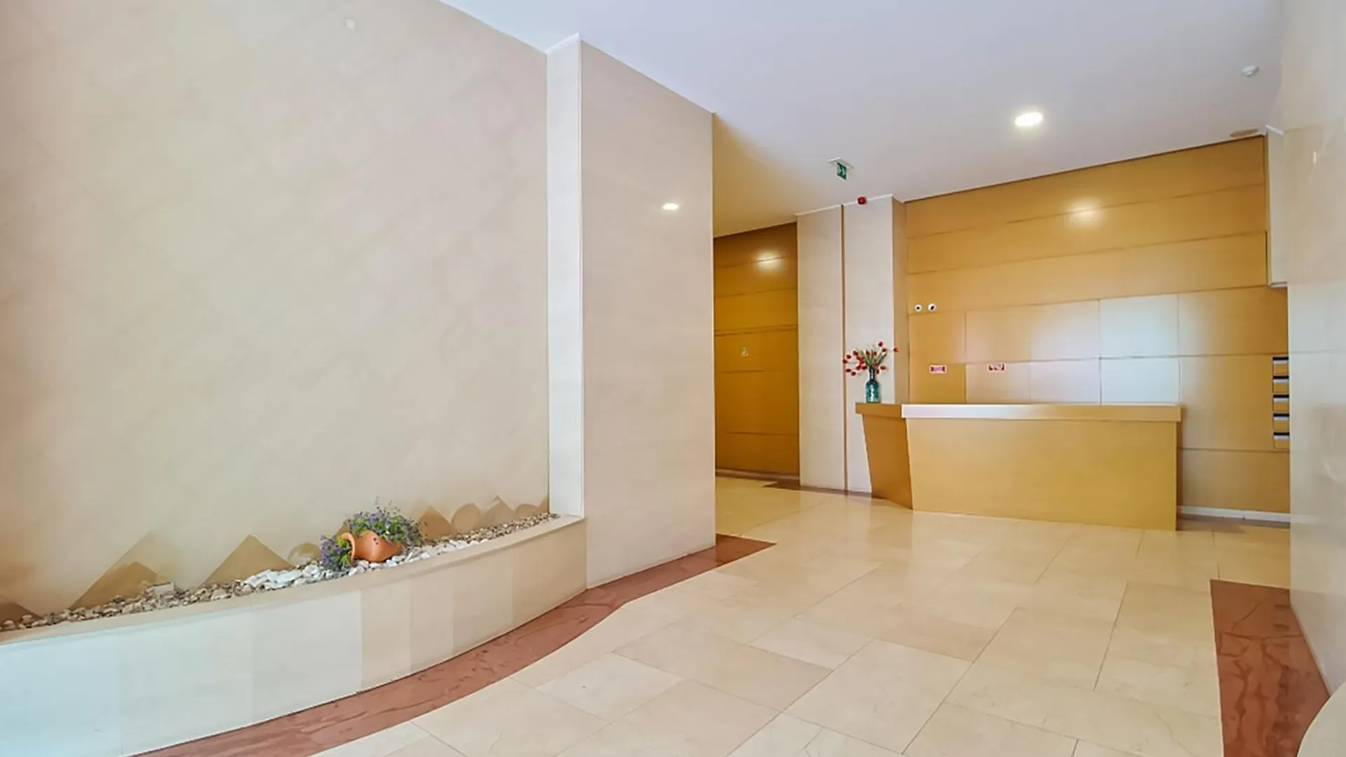 Haven In Lisbon - Exquisite Top Floor With 7 Meters Balcony To The Largest Riverfront In Lisbon Apartment