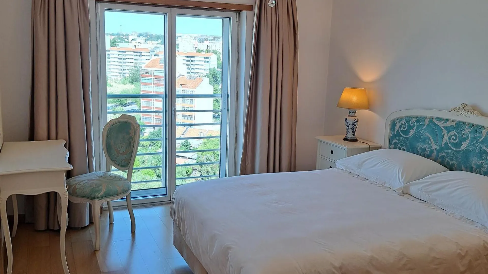 Haven In Lisbon - Exquisite Top Floor With 7 Meters Balcony To The Largest Riverfront In Lisboa Portugalsko
