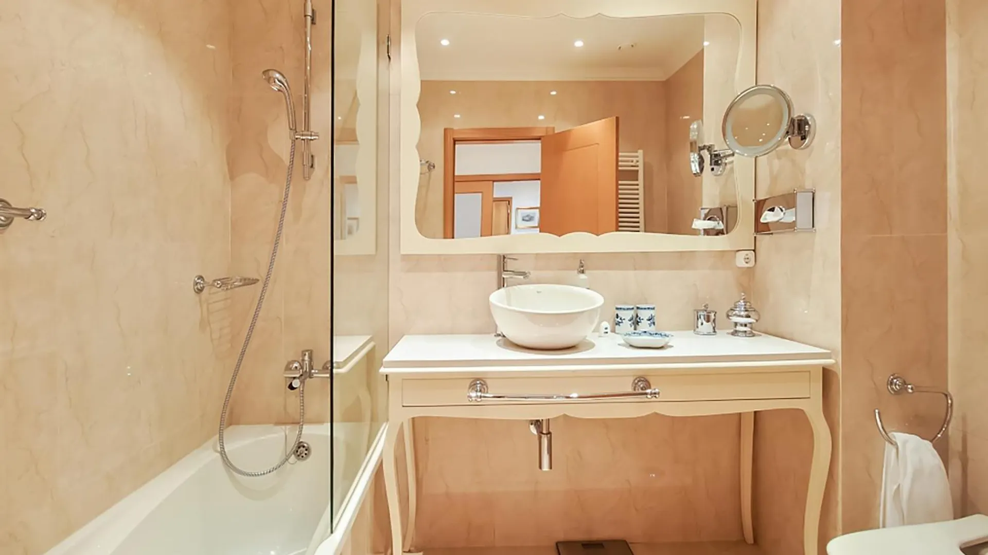 Haven In Lisbon - Exquisite Top Floor With 7 Meters Balcony To The Largest Riverfront In Lisboa 0*,  Portugalsko